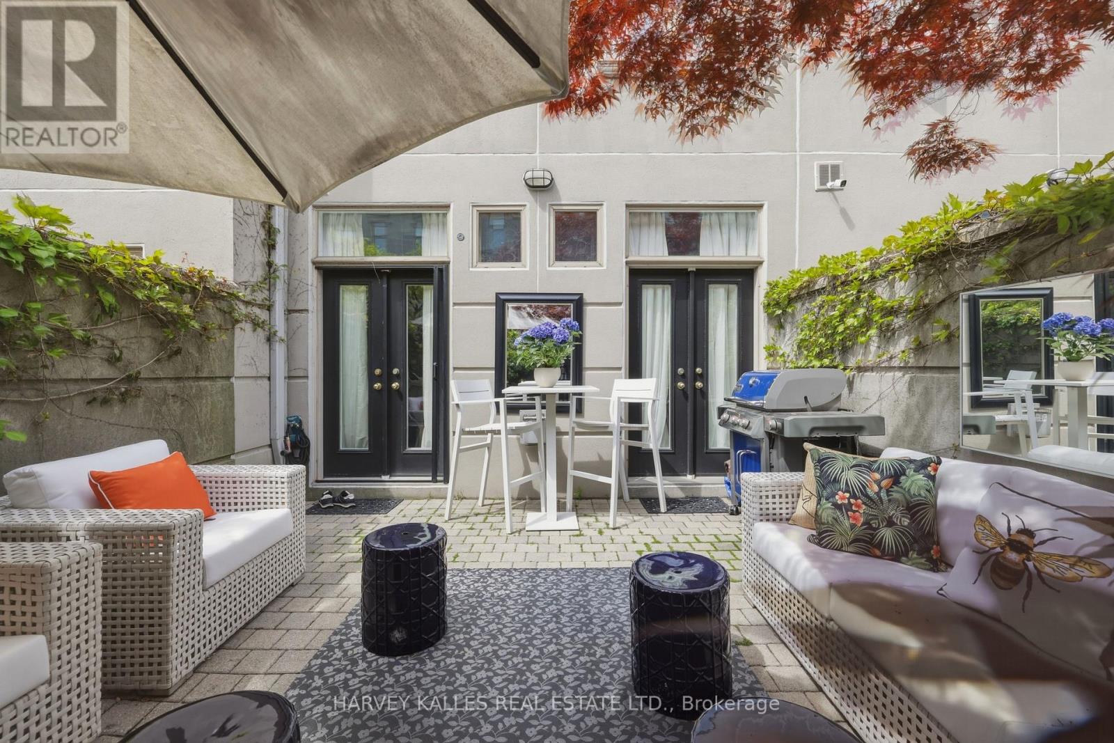 #21 260 RUSSELL HILL ROAD - 23