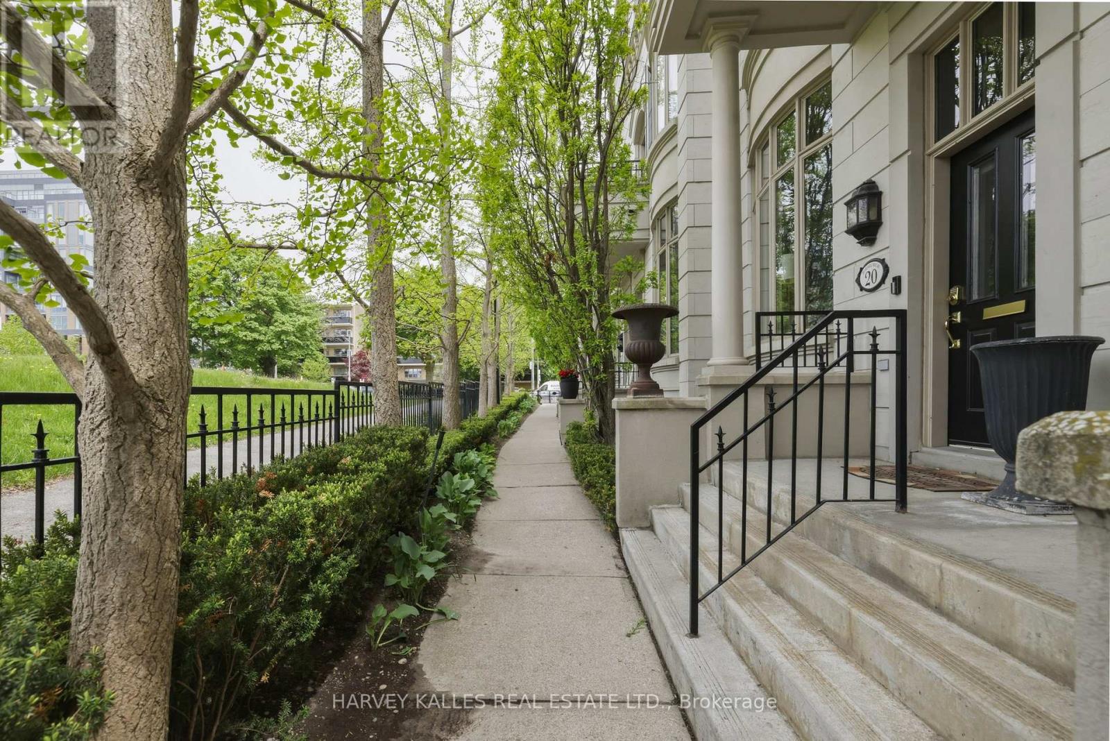 #21 260 RUSSELL HILL ROAD - 25
