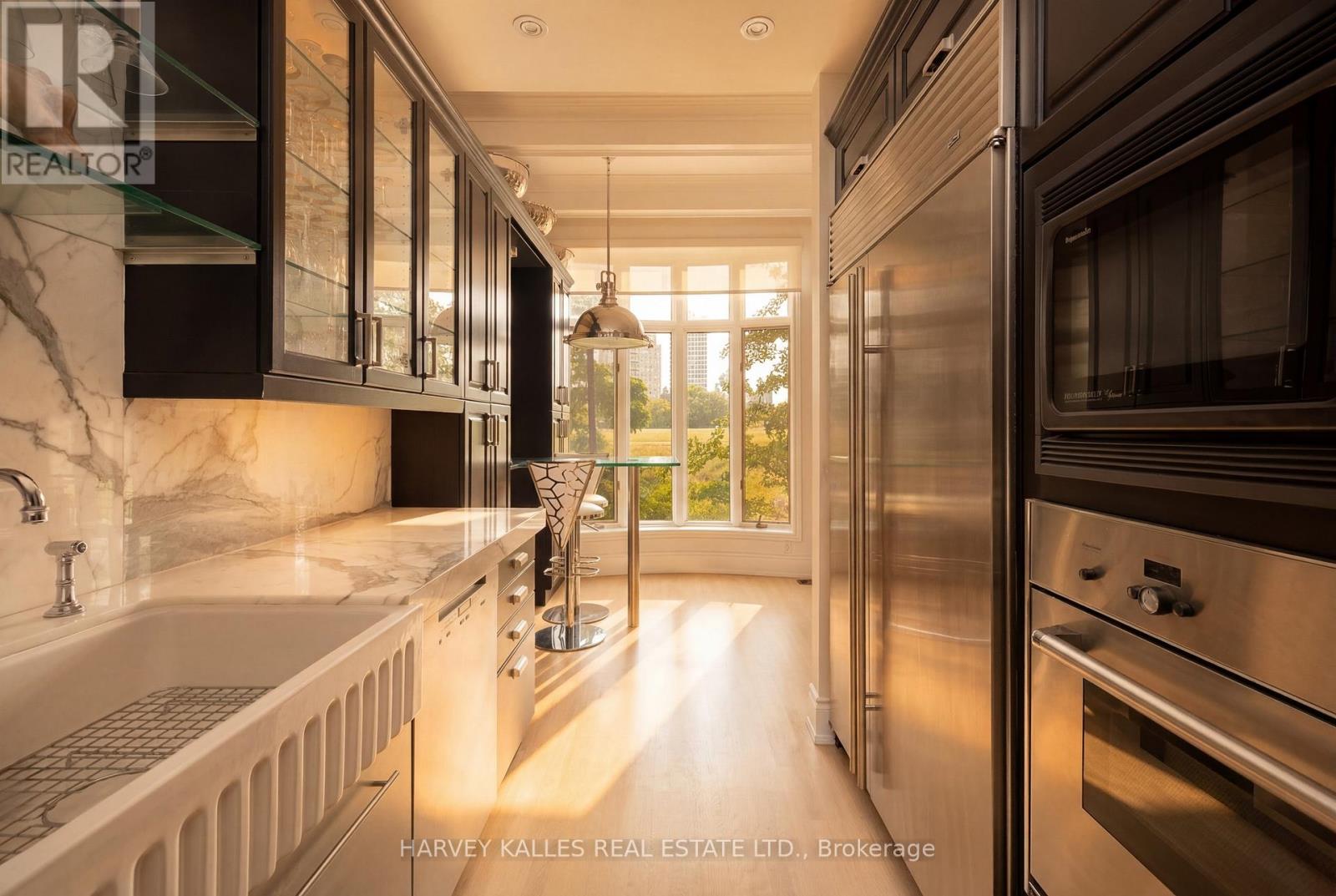 #21 260 RUSSELL HILL ROAD - 5