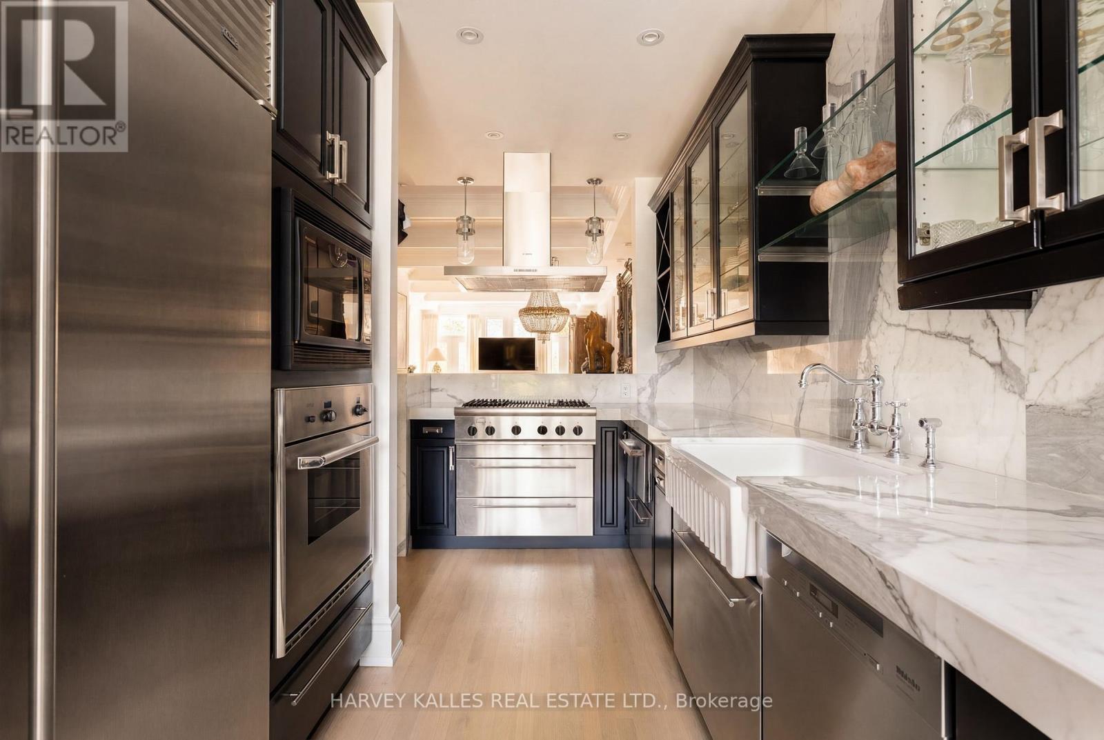 #21 260 RUSSELL HILL ROAD - 7