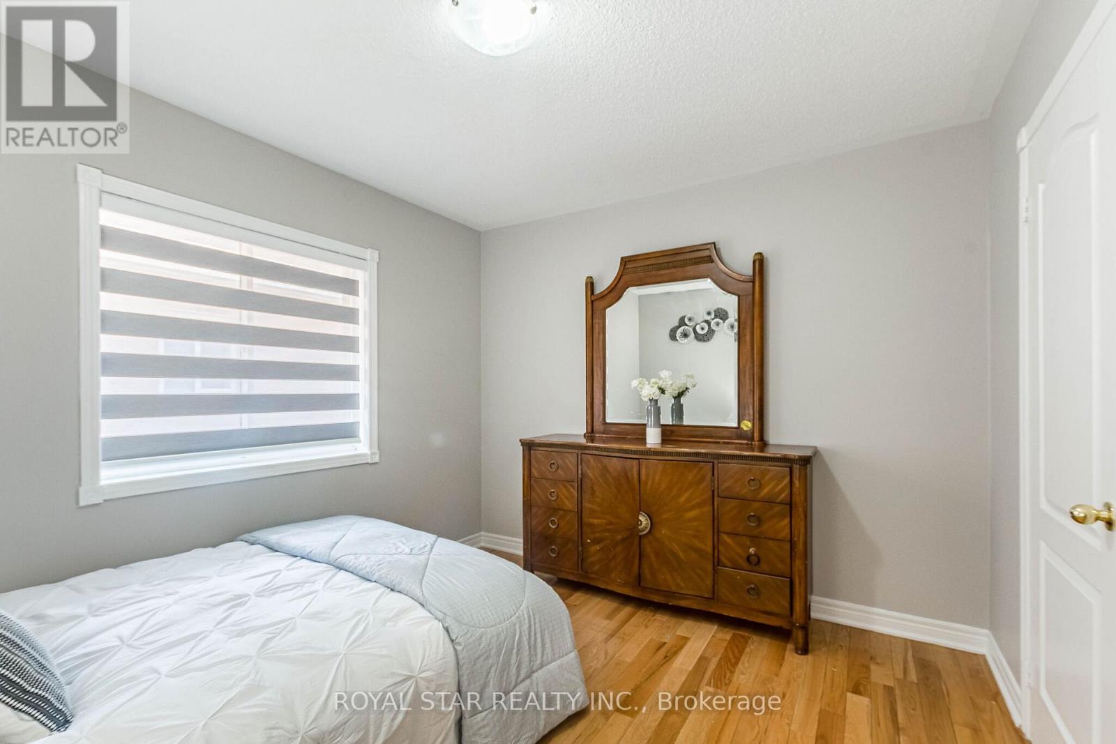 55 NEWARK WAY - 35