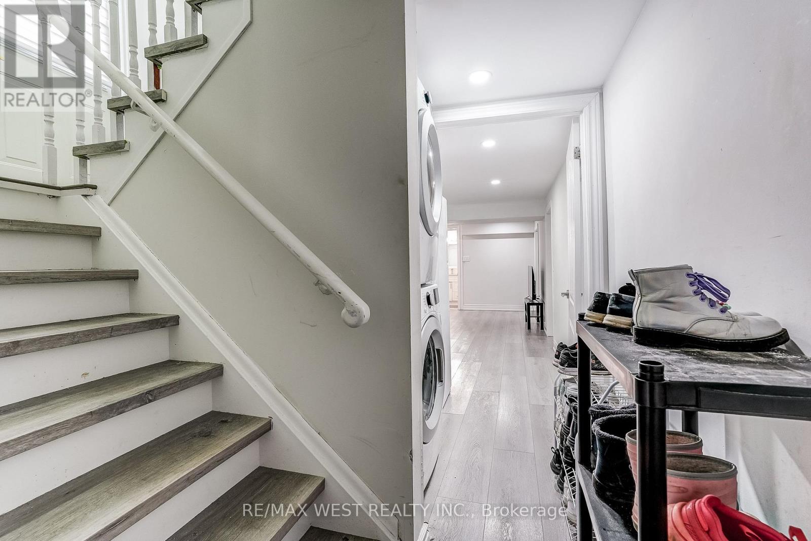 19 ARCHWAY CRESCENT - 33