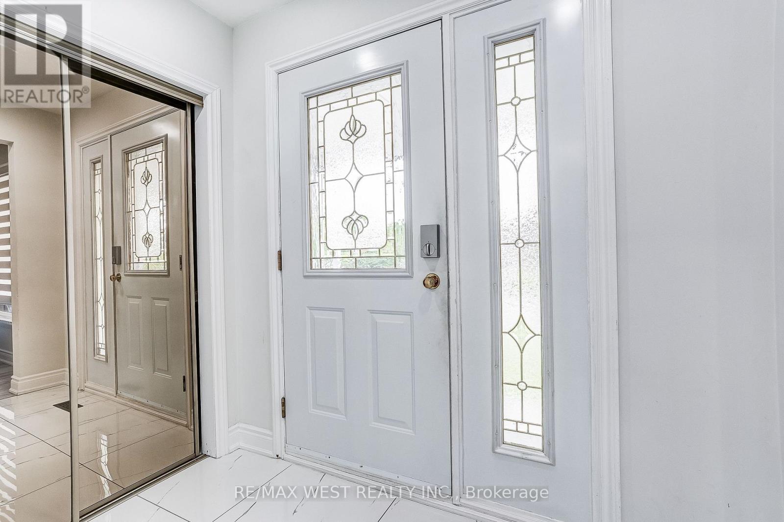 19 ARCHWAY CRESCENT - 4