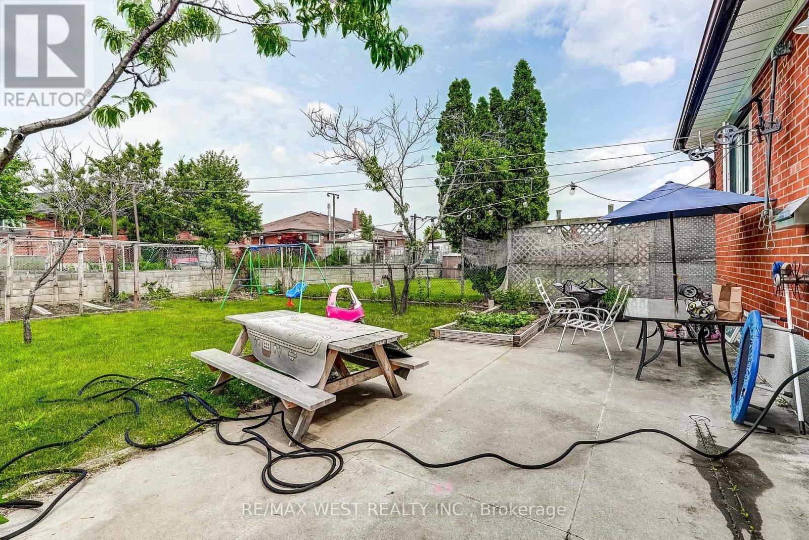 19 ARCHWAY CRESCENT - 48