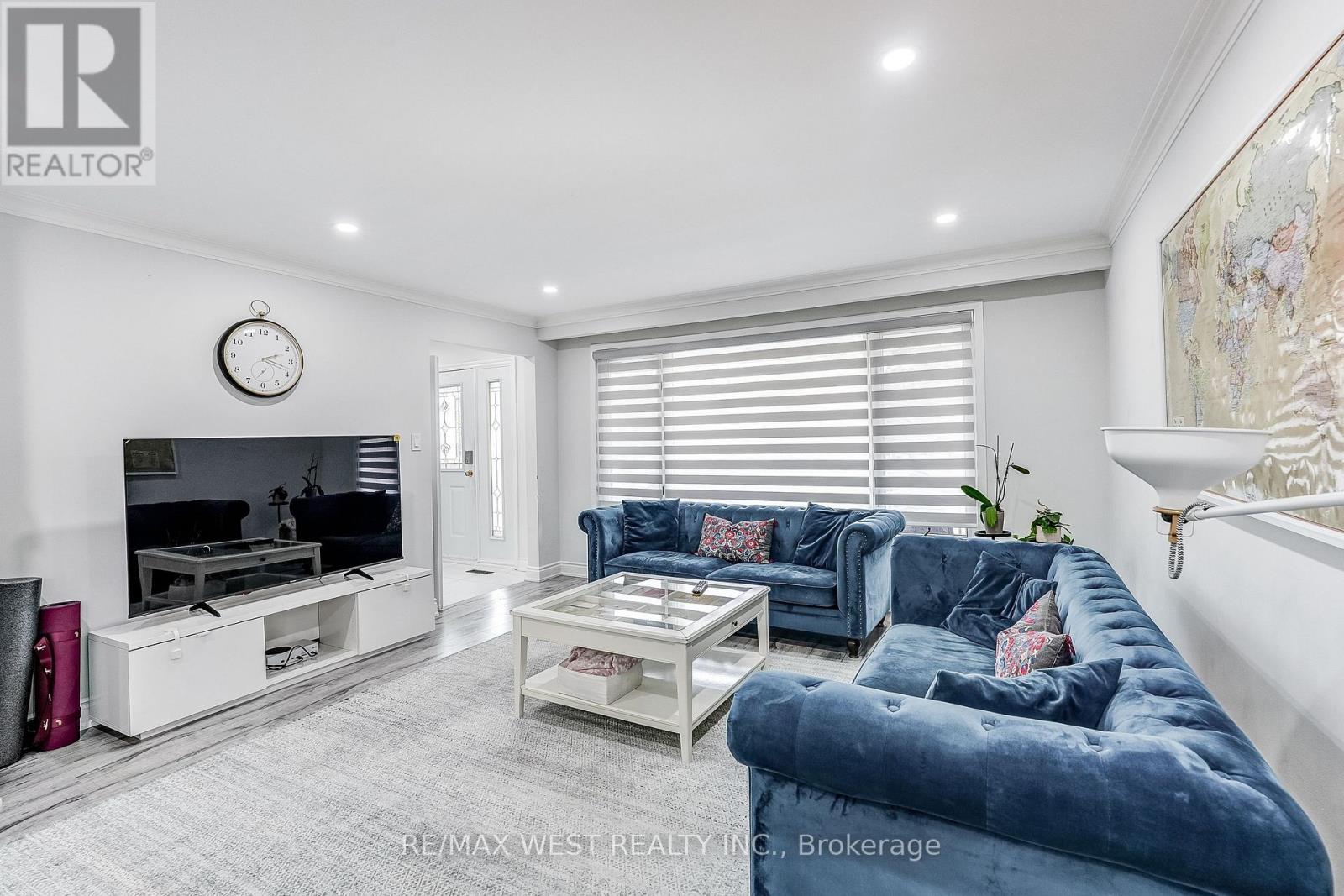 19 ARCHWAY CRESCENT - 5