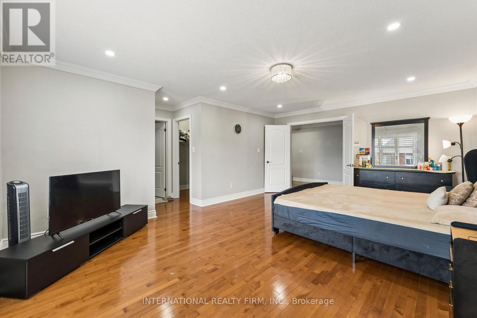 8 REDWILLOW ROAD - 17