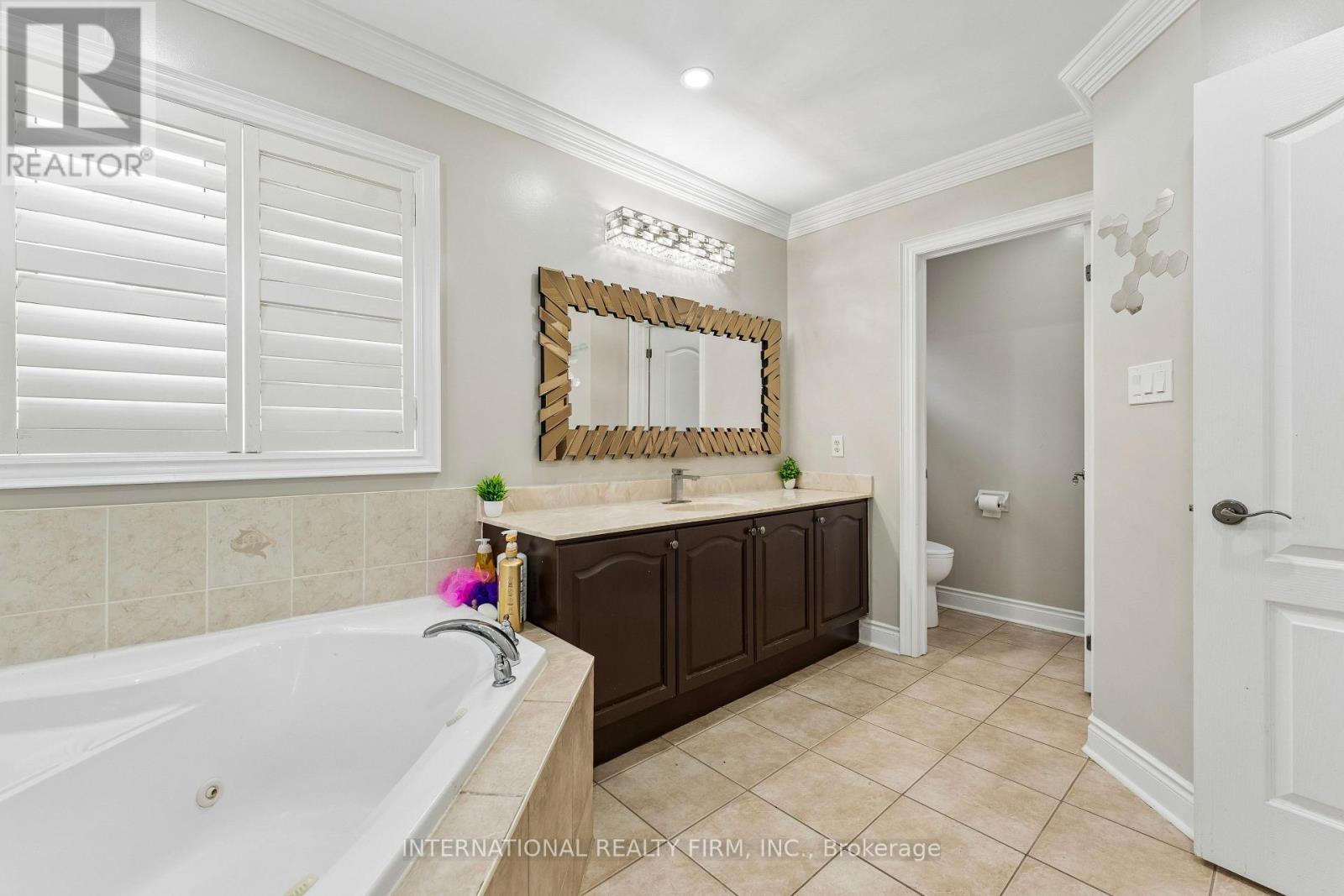 8 REDWILLOW ROAD - 19