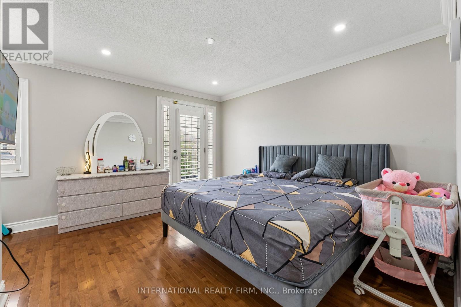 8 REDWILLOW ROAD - 21