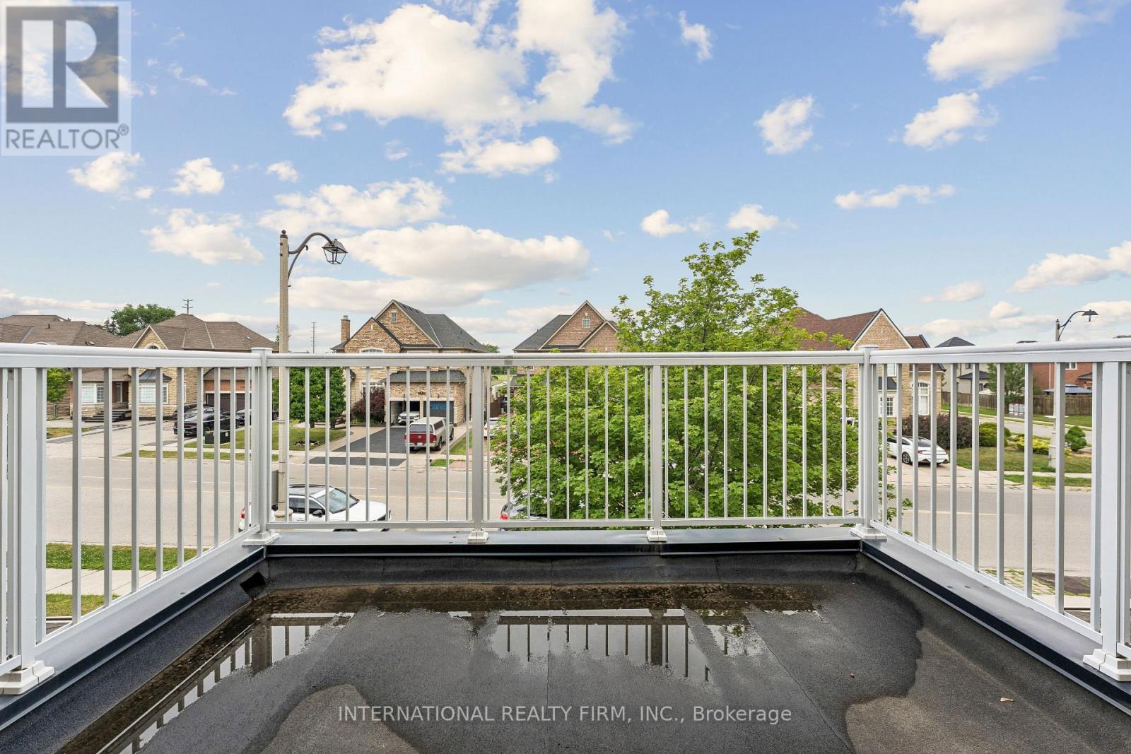8 REDWILLOW ROAD - 23