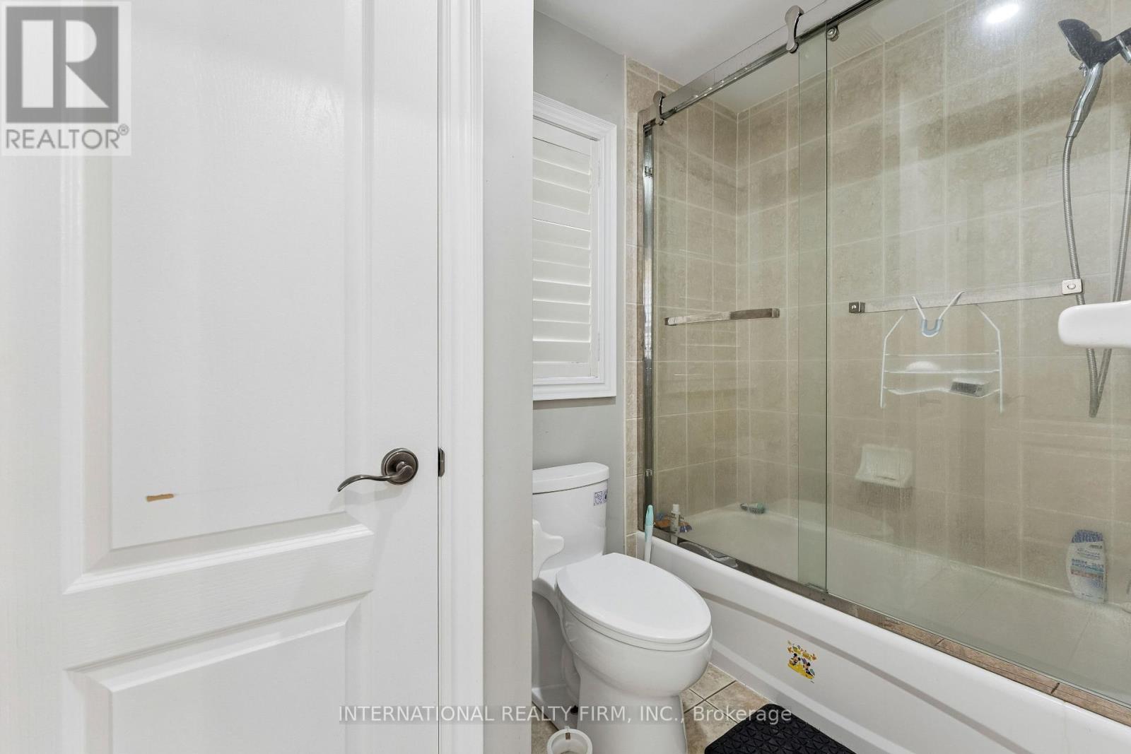 8 REDWILLOW ROAD - 25