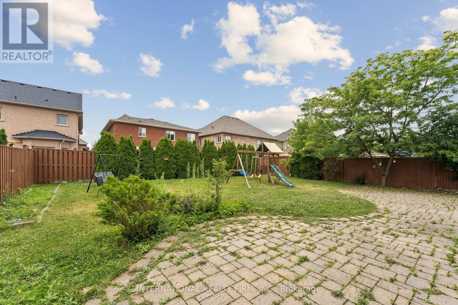 8 REDWILLOW ROAD - 29