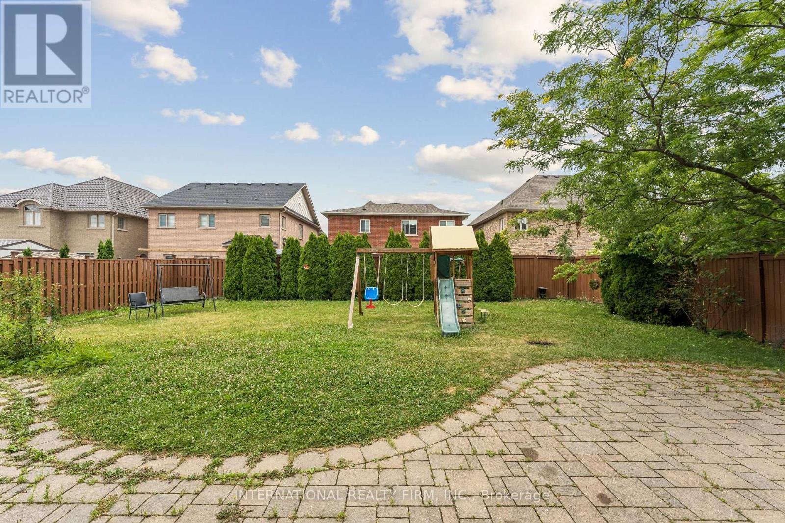 8 REDWILLOW ROAD - 30