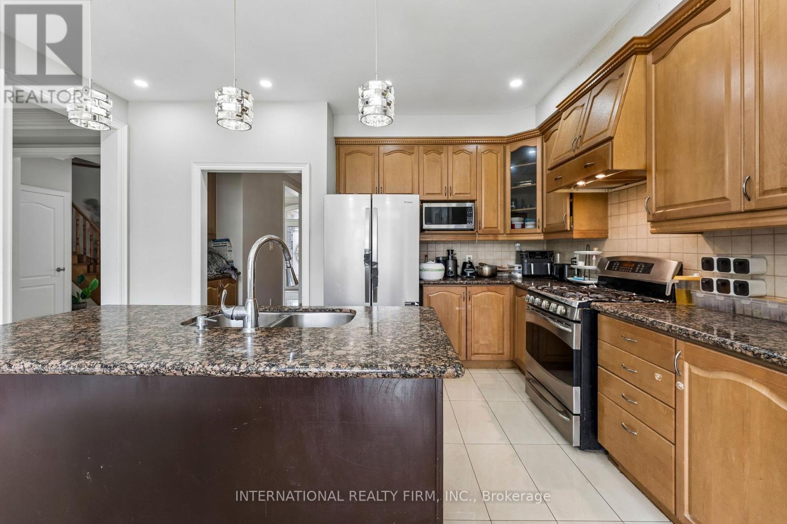 8 REDWILLOW ROAD - 9