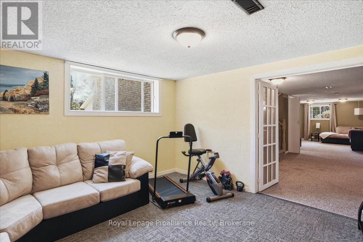 205 BETHEL ROAD - 23