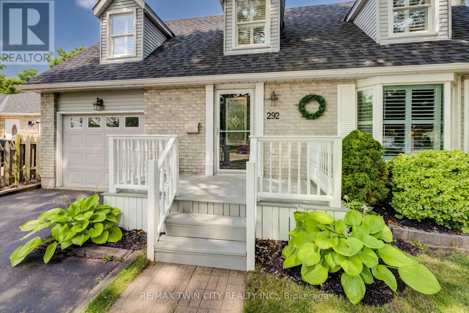 292 GRAND RIDGE DRIVE - 3