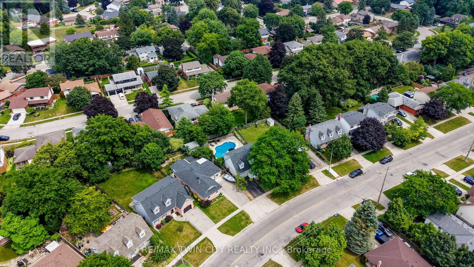 292 GRAND RIDGE DRIVE - 33