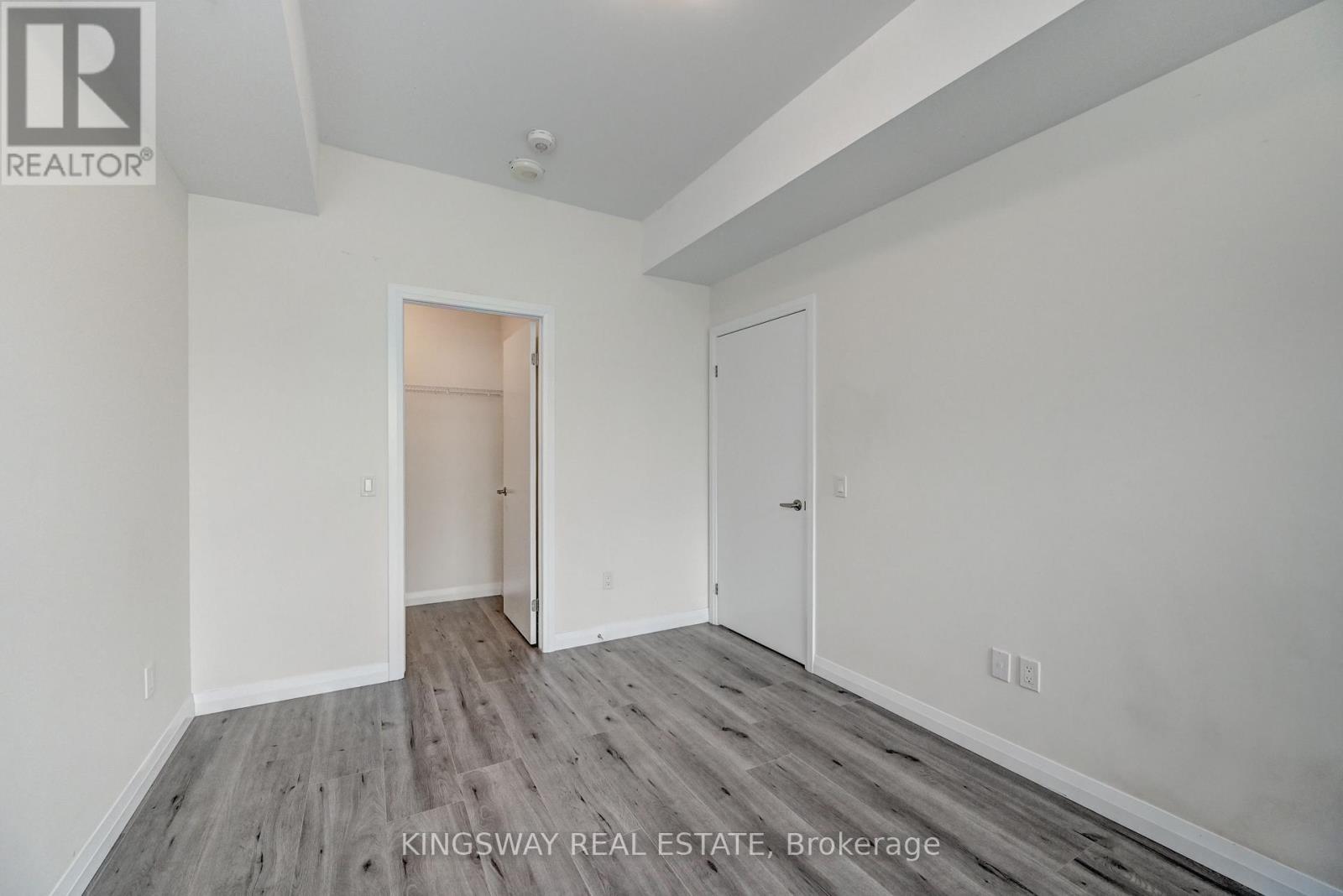#801 60 CHARLES STREET W - 19