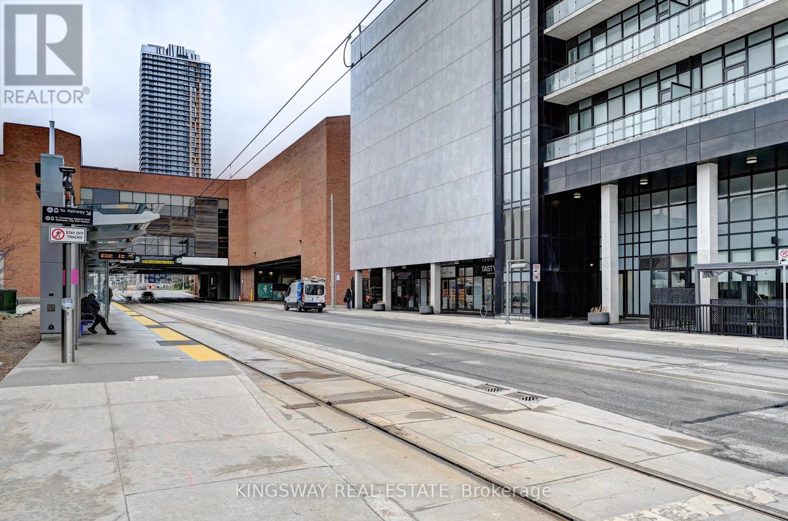 #801 60 CHARLES STREET W - 36