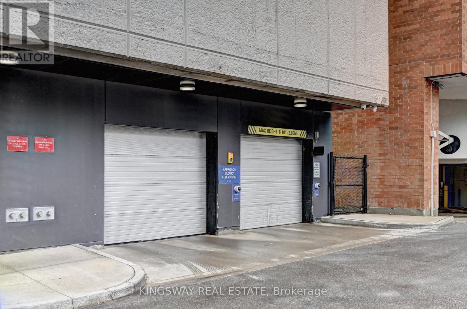 #801 60 CHARLES STREET W - 39