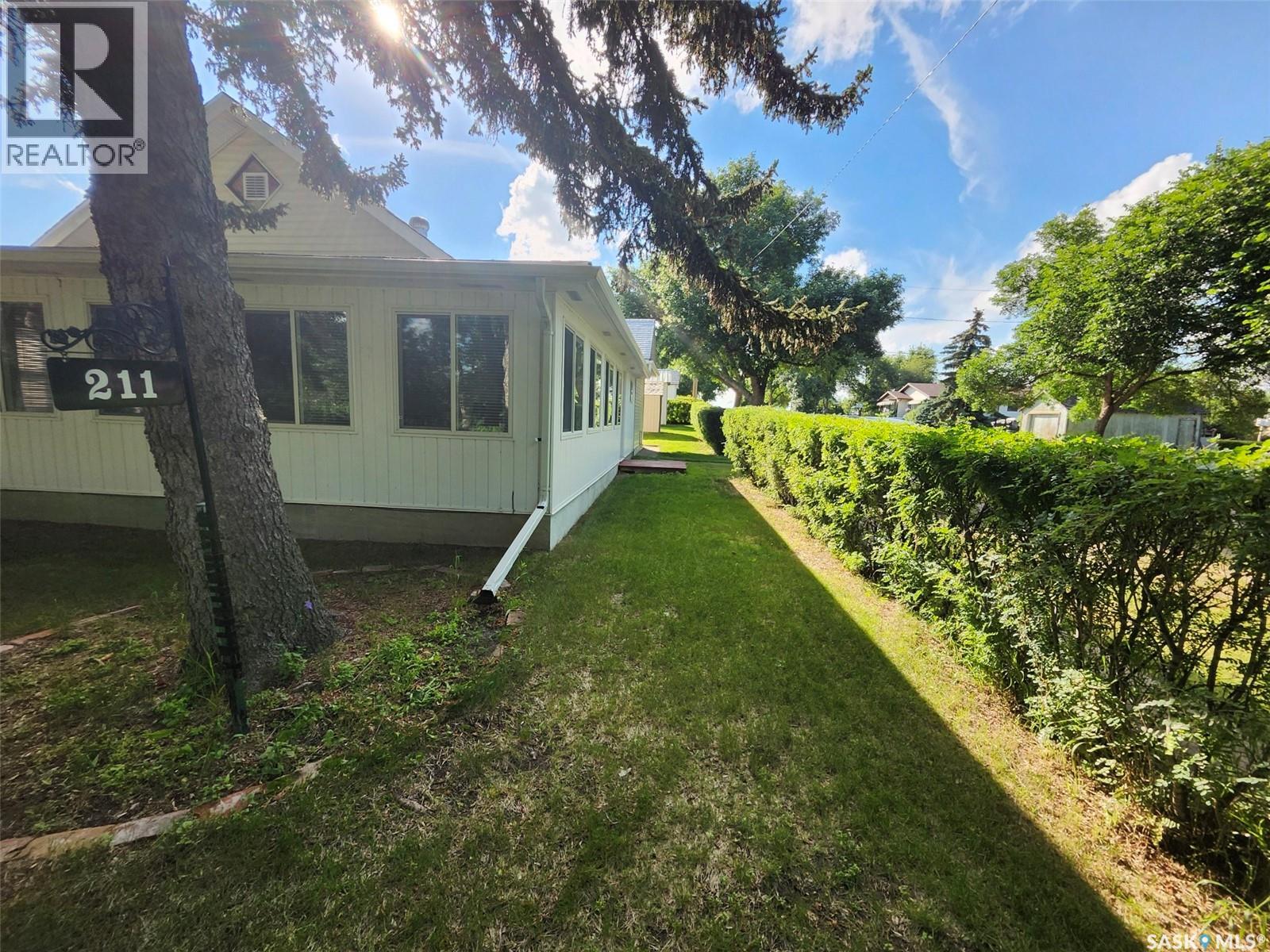 211 Banner STREET - 1