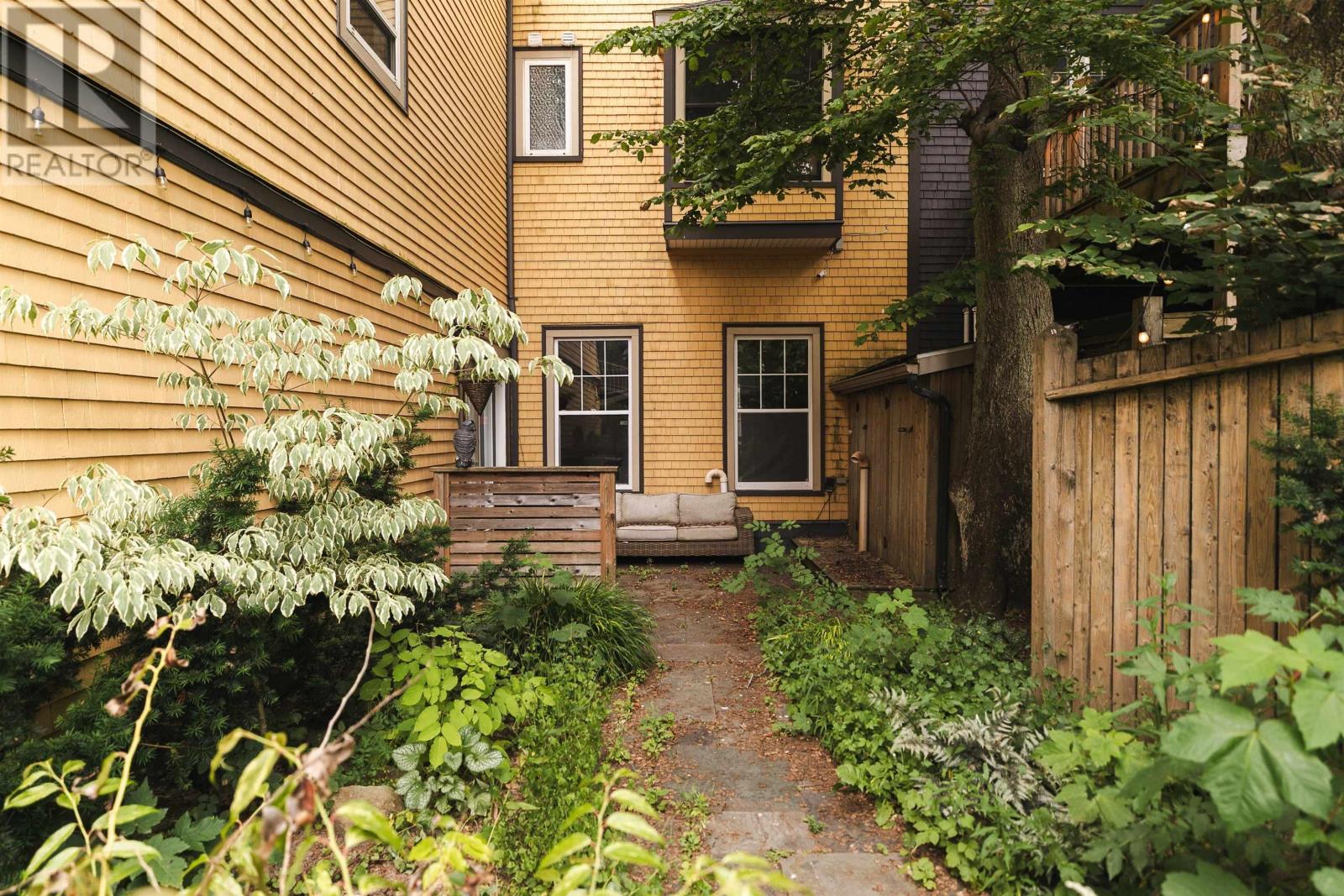 1278 Queen Street - 47