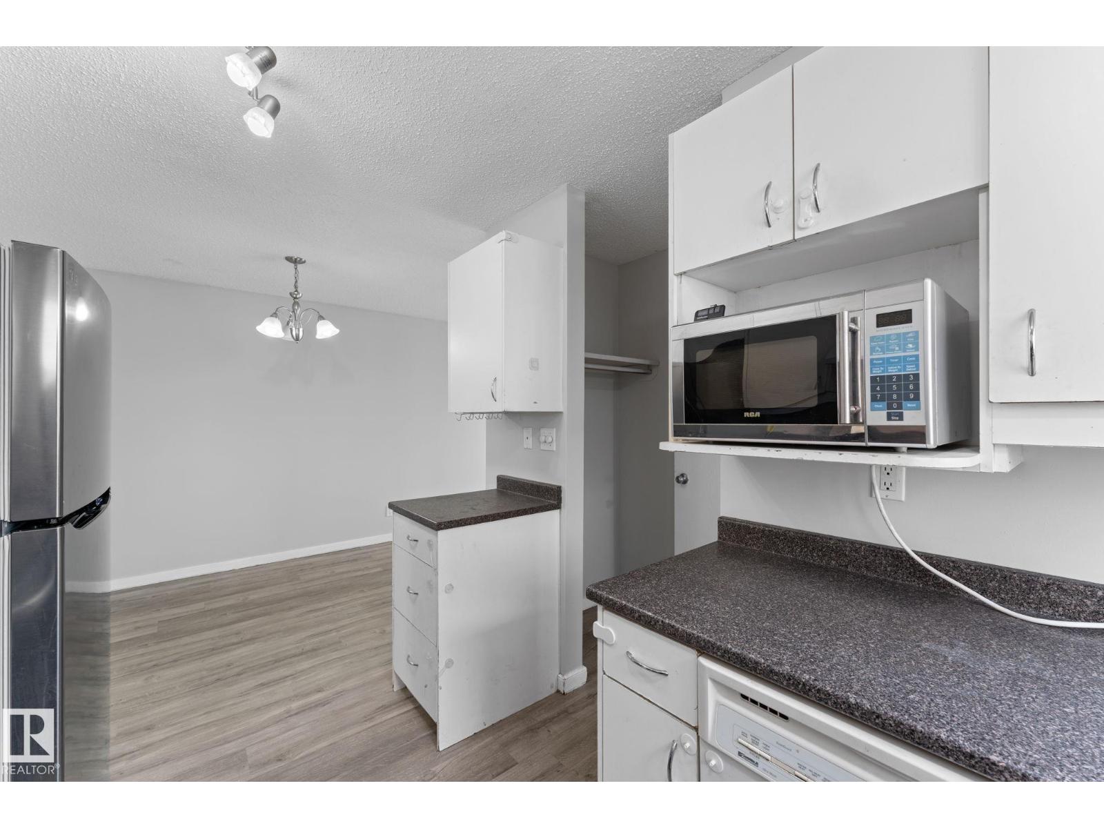 3019 139 AV NW NW - 14
