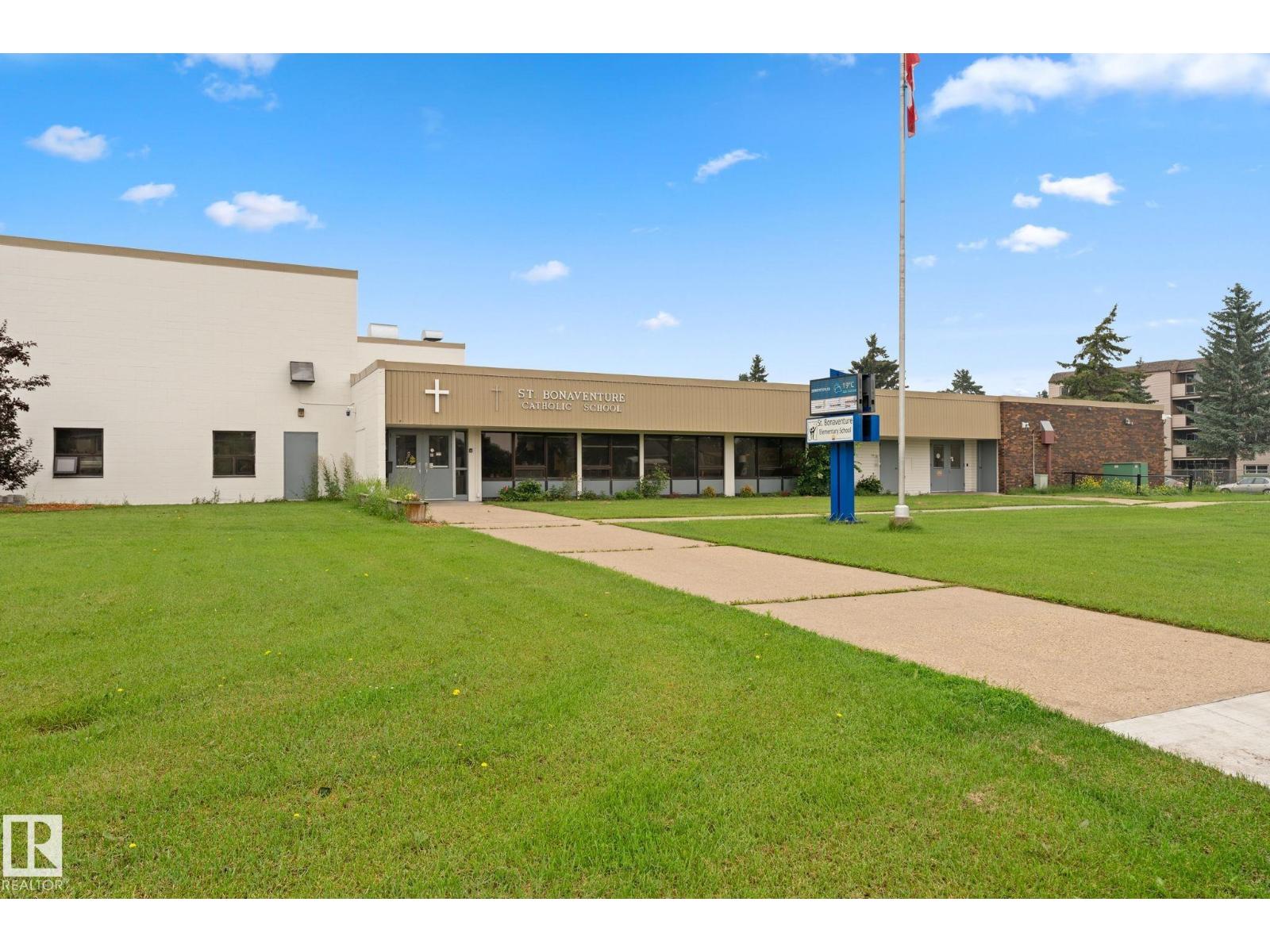 3019 139 AV NW NW - 43