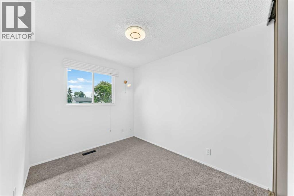 10 Erin Ridge Place SE - 17