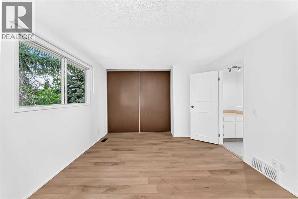 10 Erin Ridge Place SE - 14