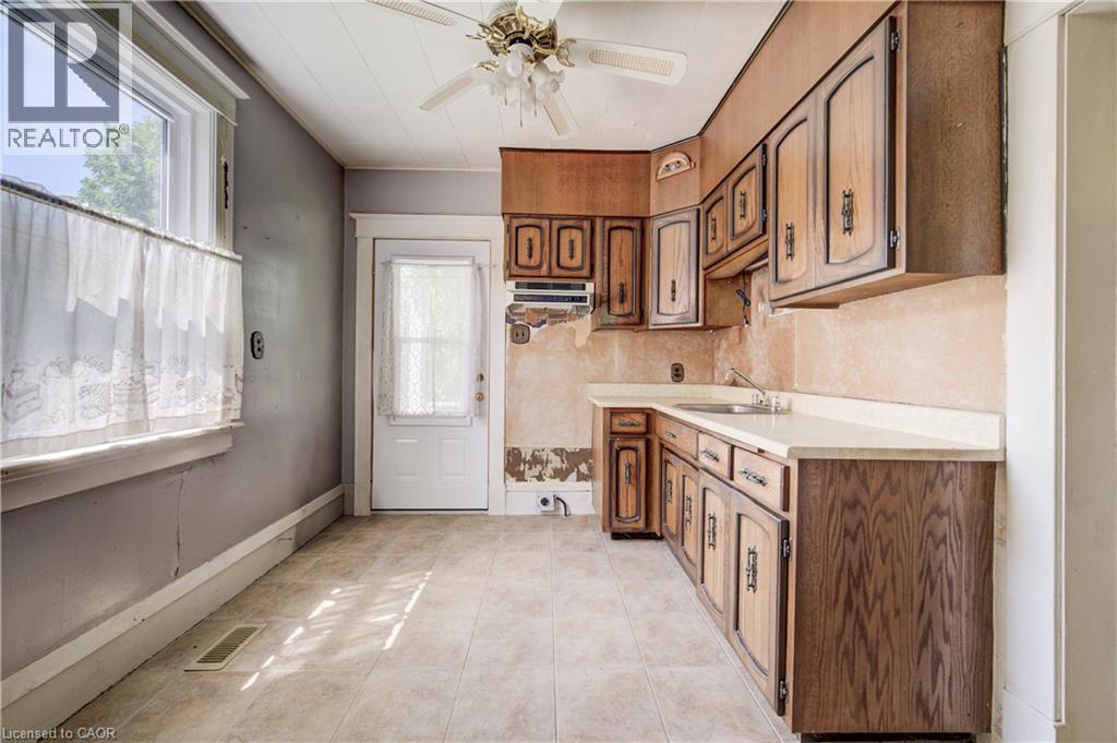 2 SAMUELSON Street - Image 13