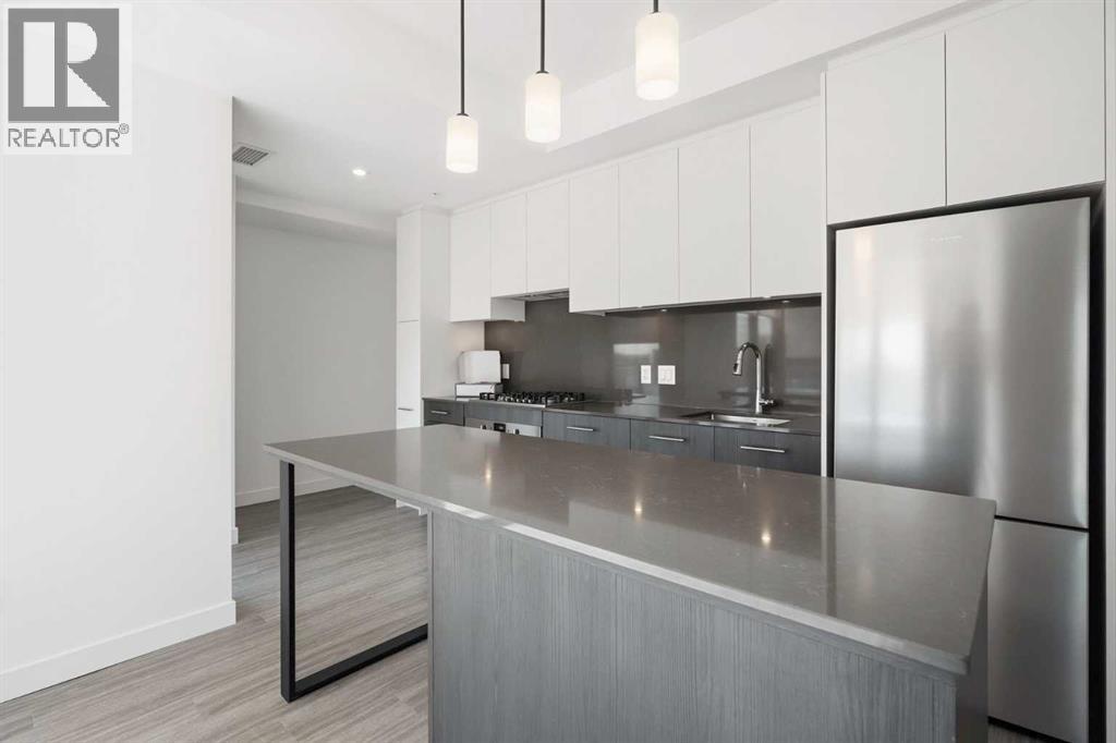 #1602 730 2 Avenue SW - 3