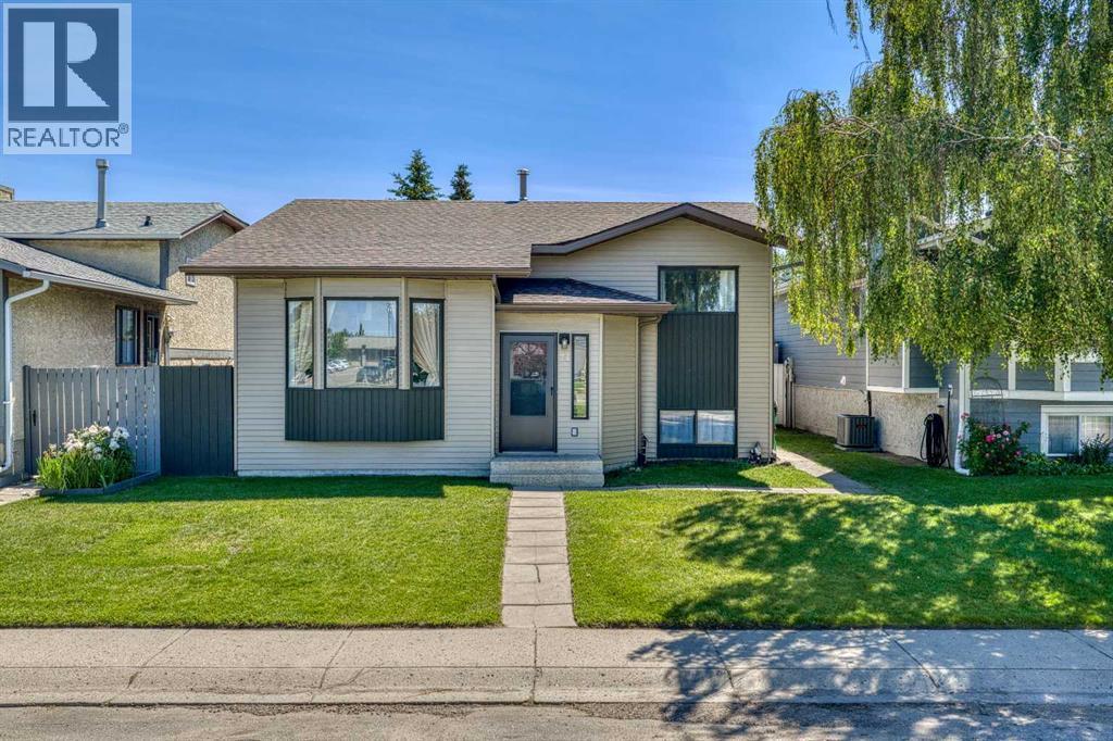 71 Riverglen Crescent SE - 1