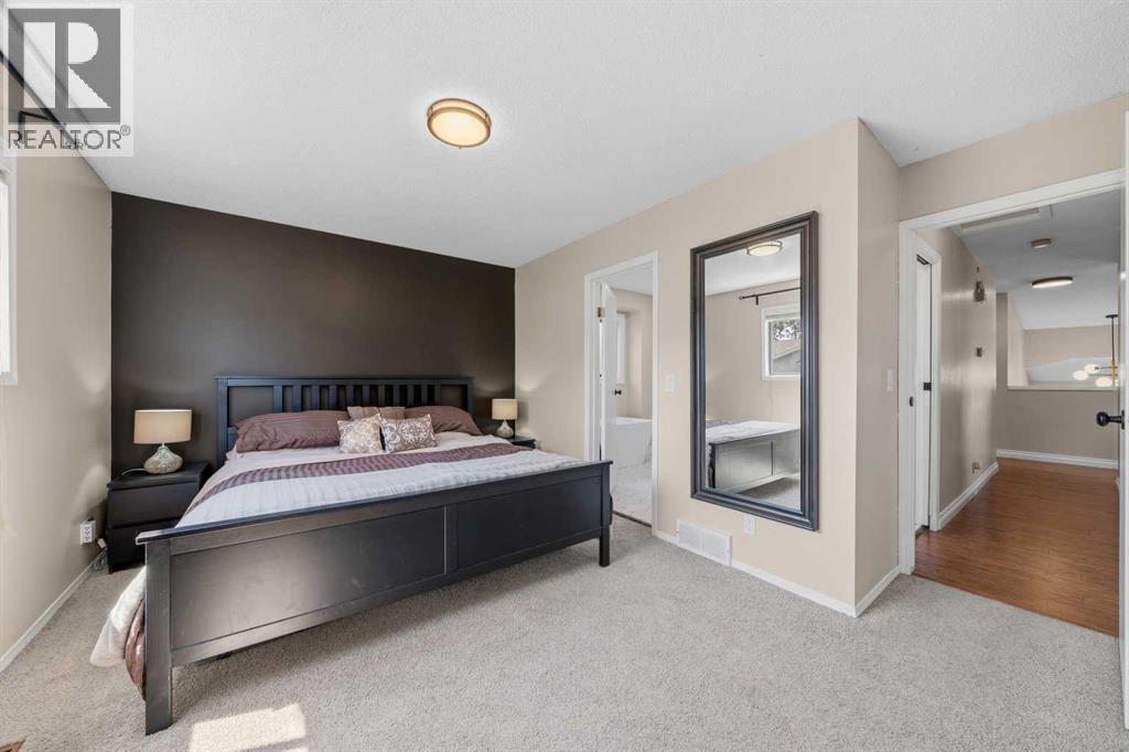 71 Riverglen Crescent SE - Image 13