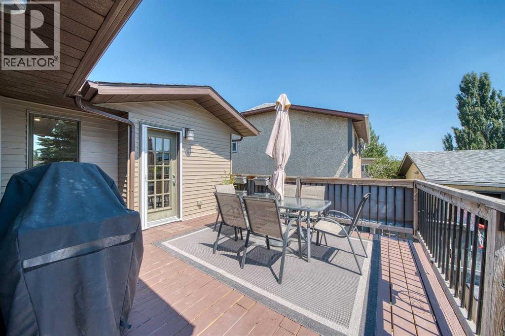 71 Riverglen Crescent SE - Image 30