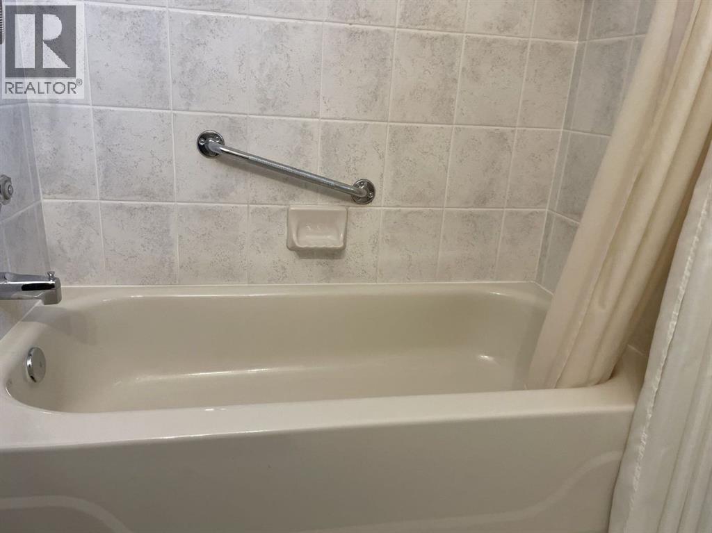 160 Hawkwood Way NW - 25