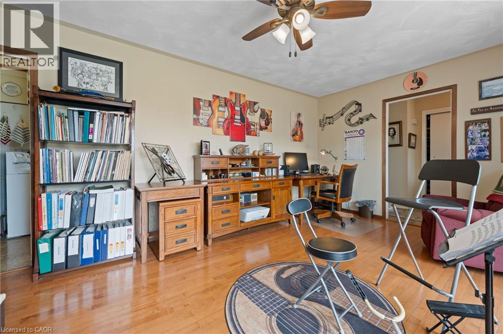 50 BEE Street - Image 14