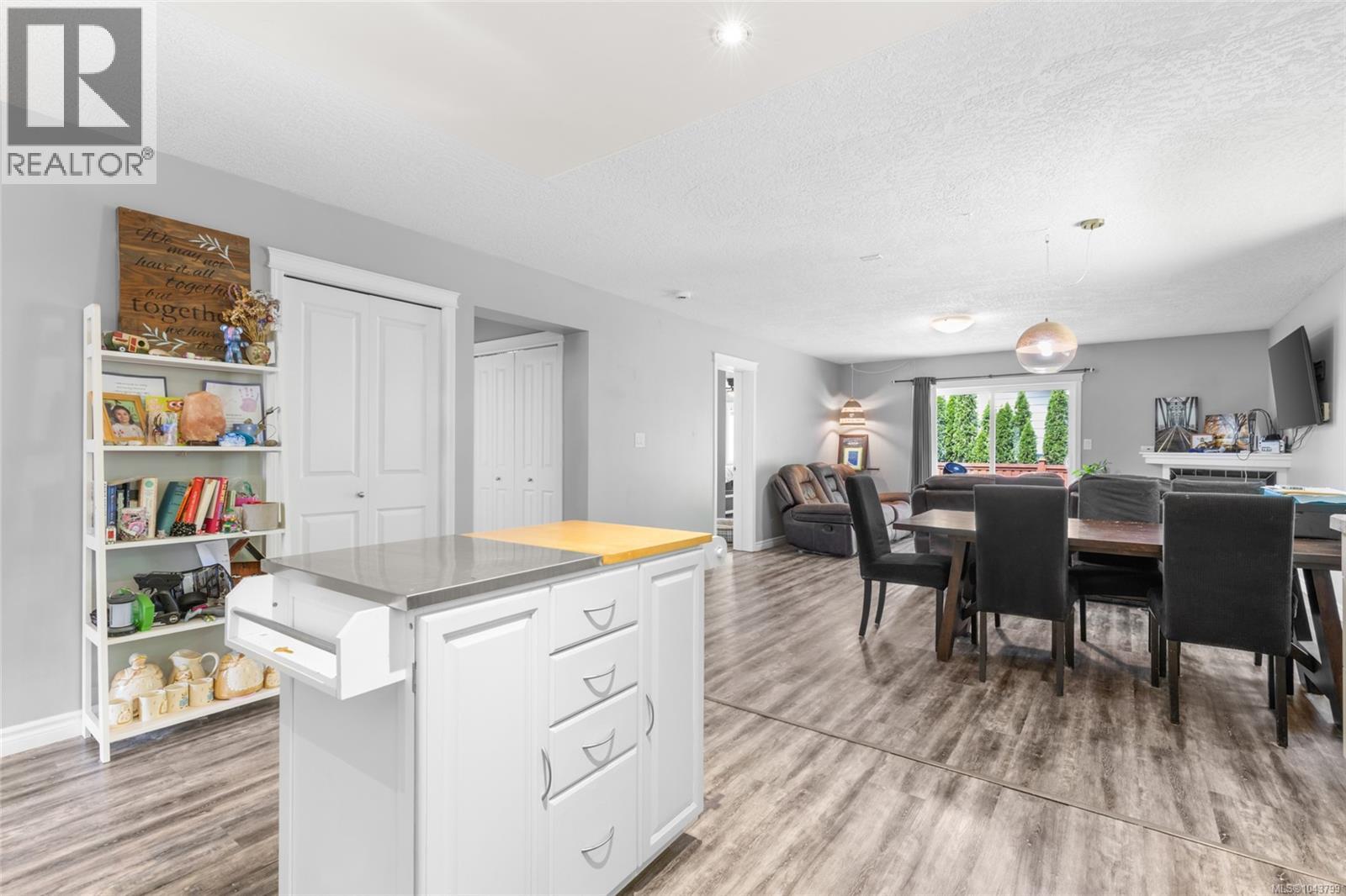 1630 Kristin Way - 5