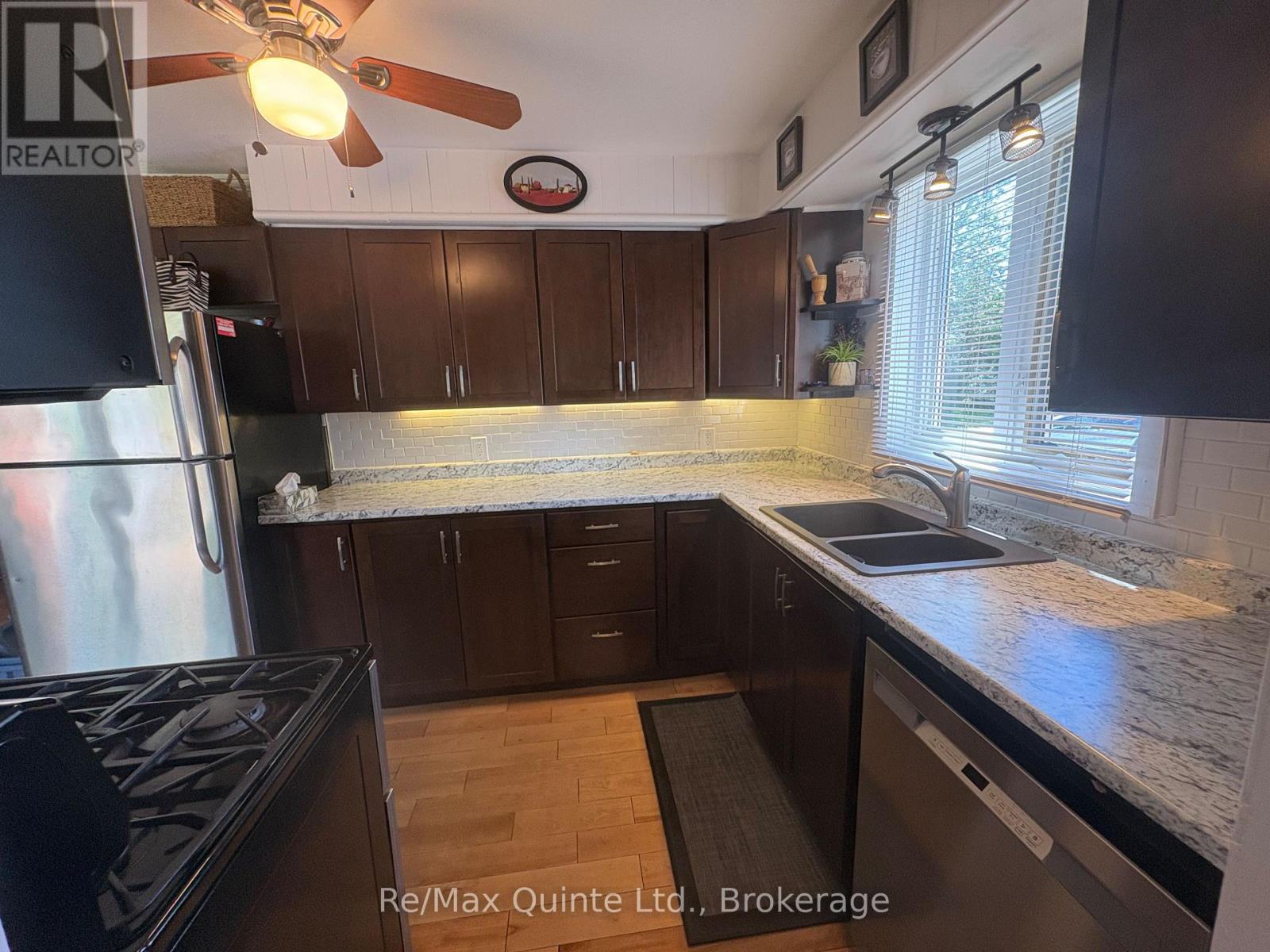 14 BAY AVENUE - 18