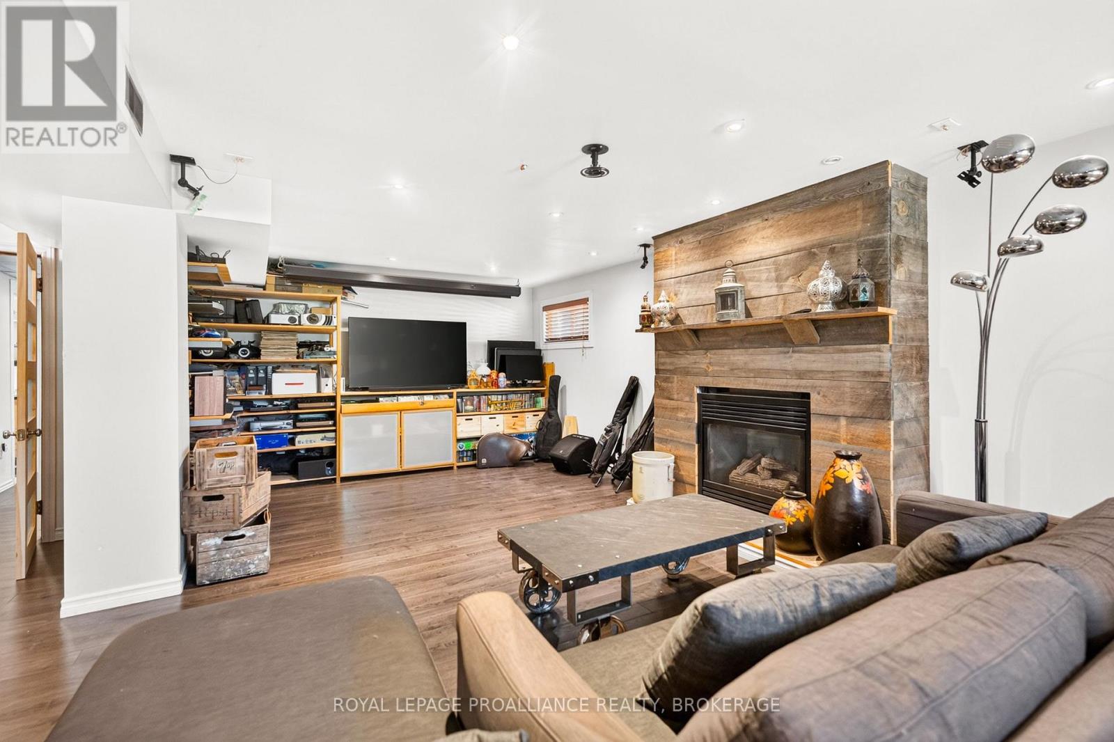 2219 MCKENDRY ROAD - Image 19