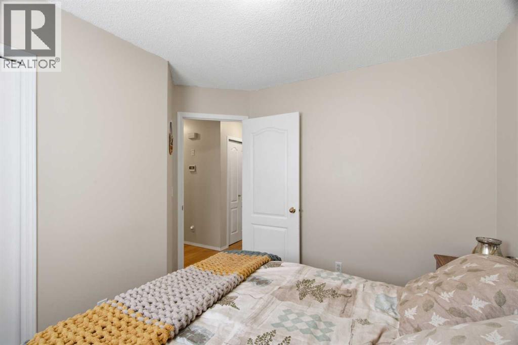 109 Canoe Square SW - 17