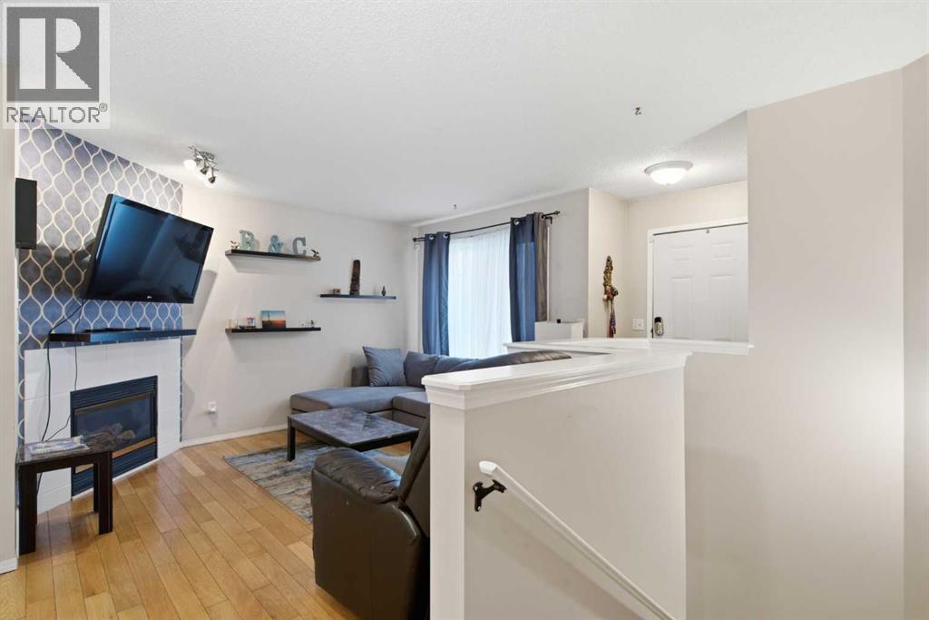 109 Canoe Square SW - 24