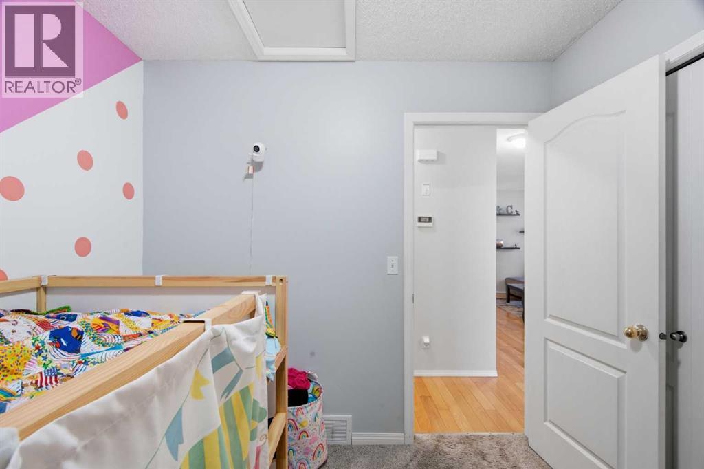 109 Canoe Square SW - 19