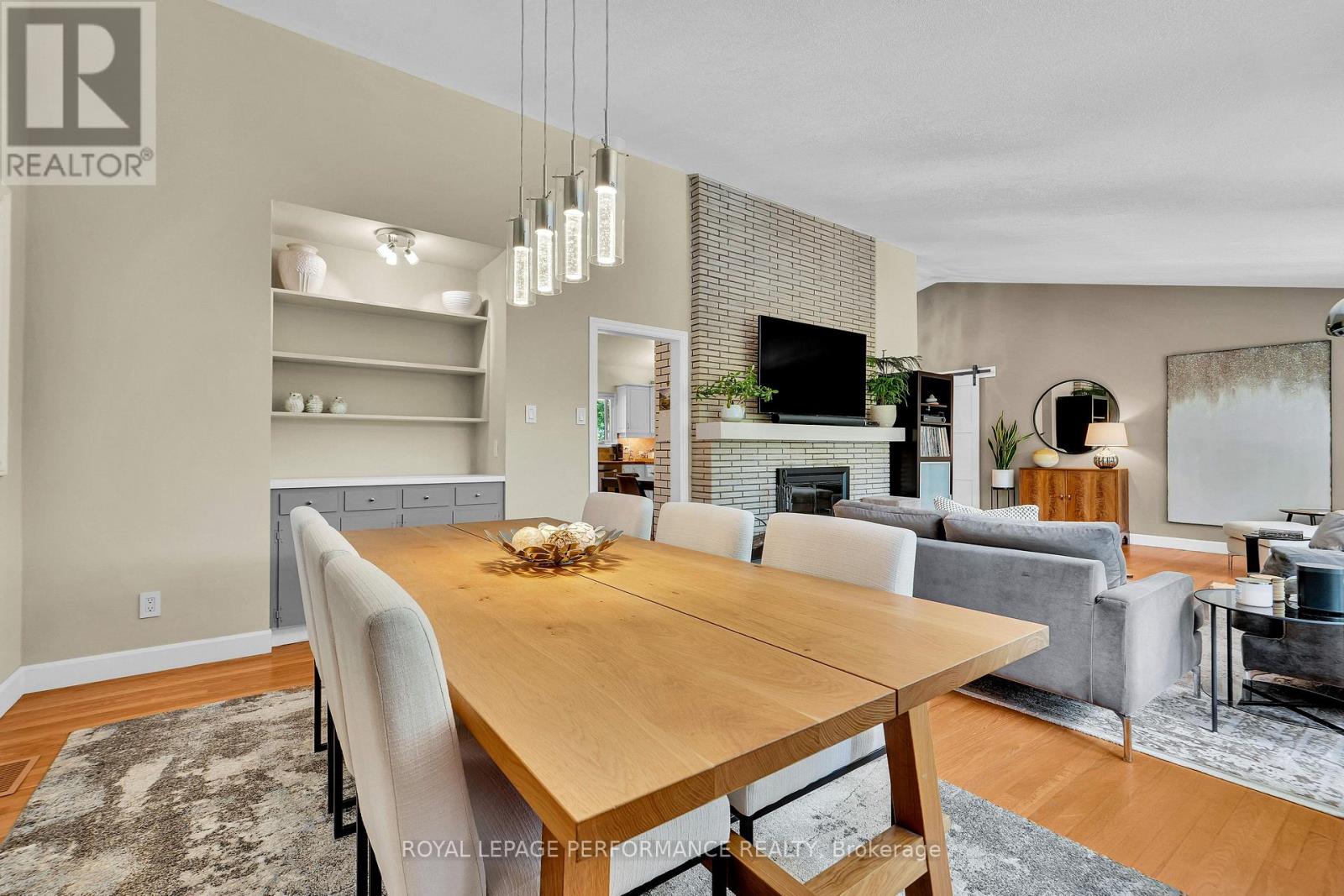 2321 HILLARY AVENUE - 12