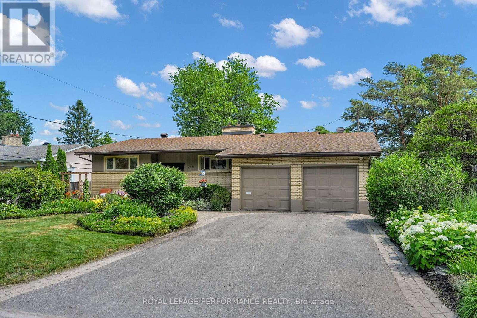 2321 HILLARY AVENUE - 2