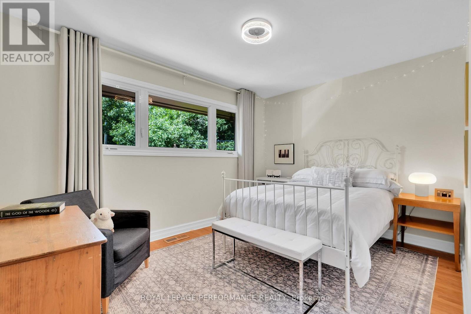2321 HILLARY AVENUE - 24