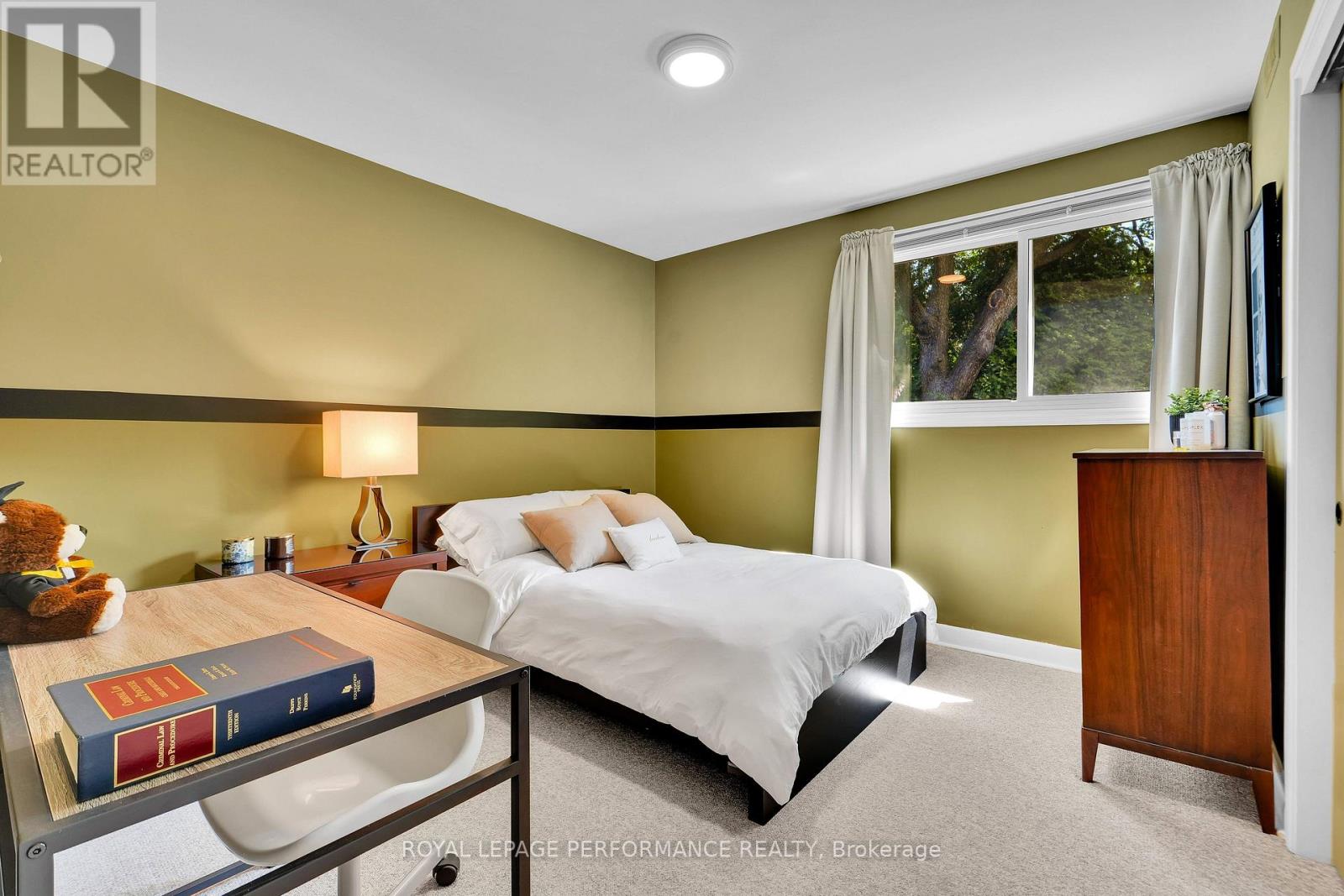 2321 HILLARY AVENUE - 28