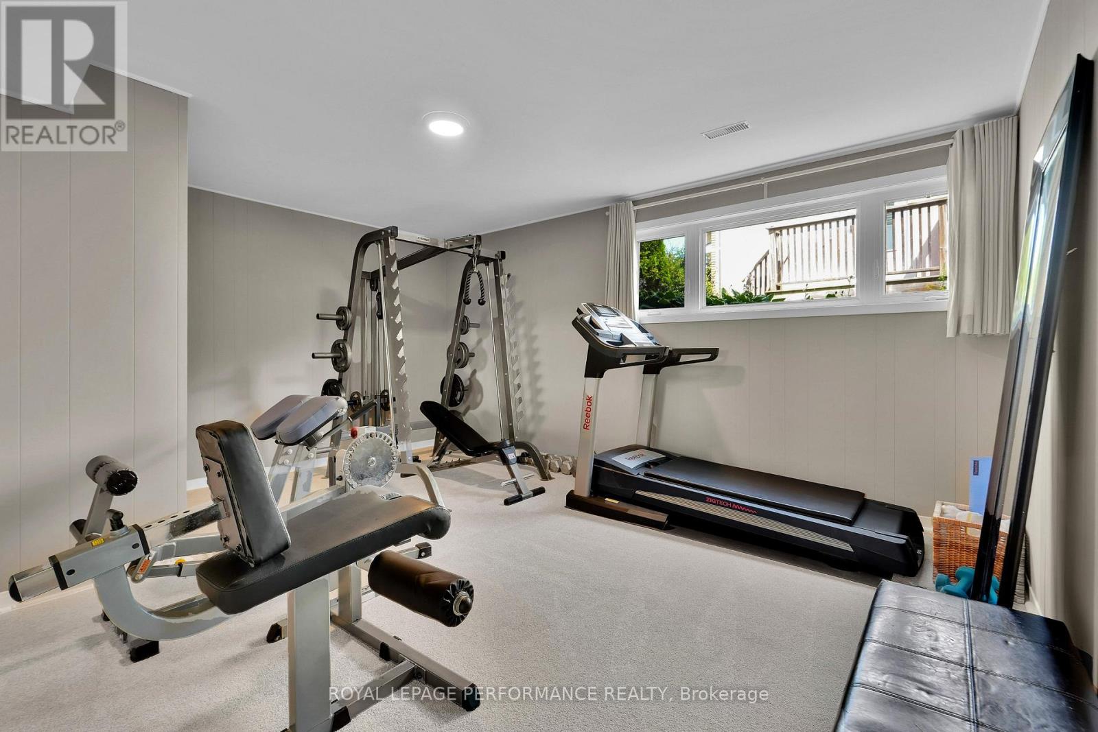 2321 HILLARY AVENUE - 36
