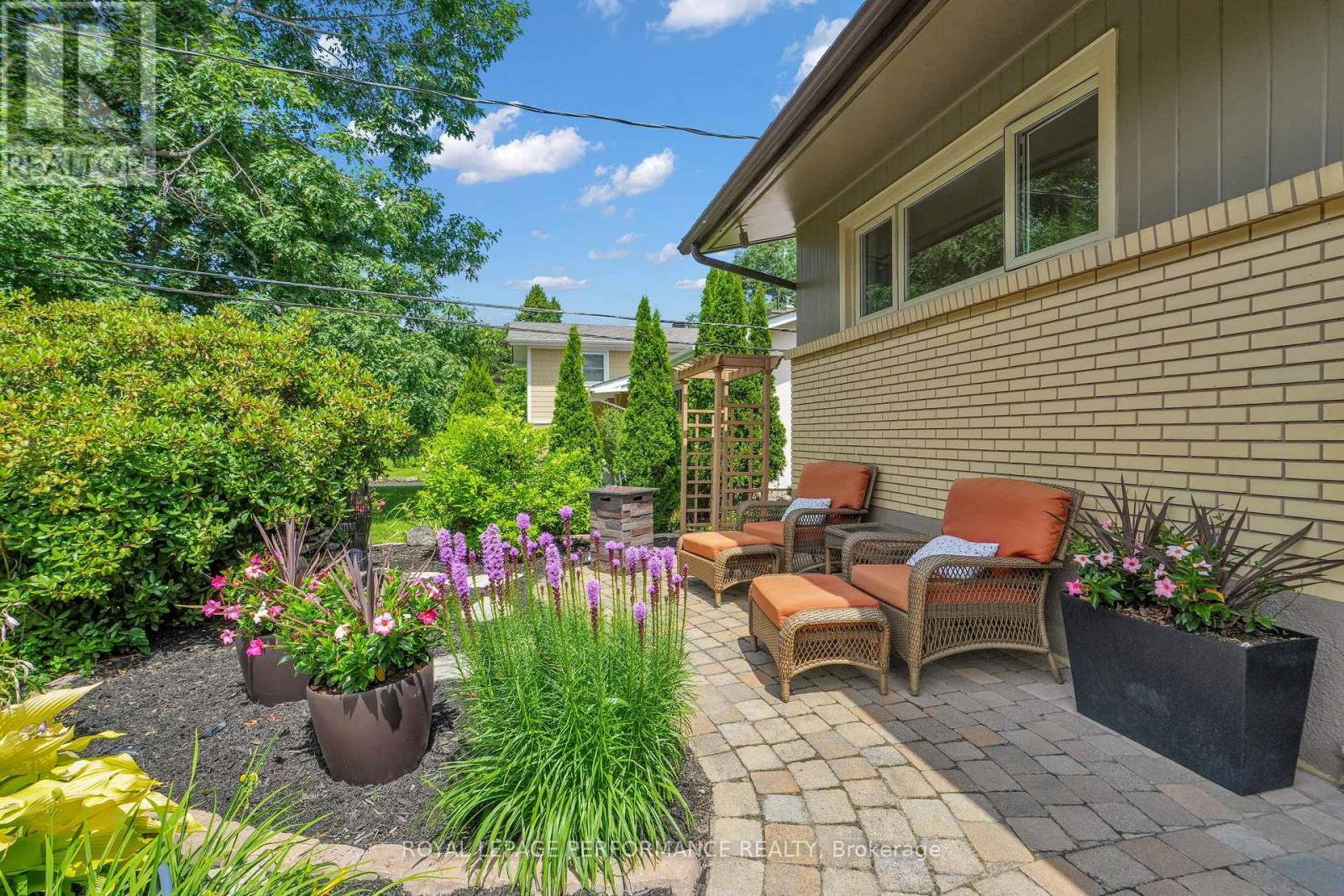 2321 HILLARY AVENUE - 4