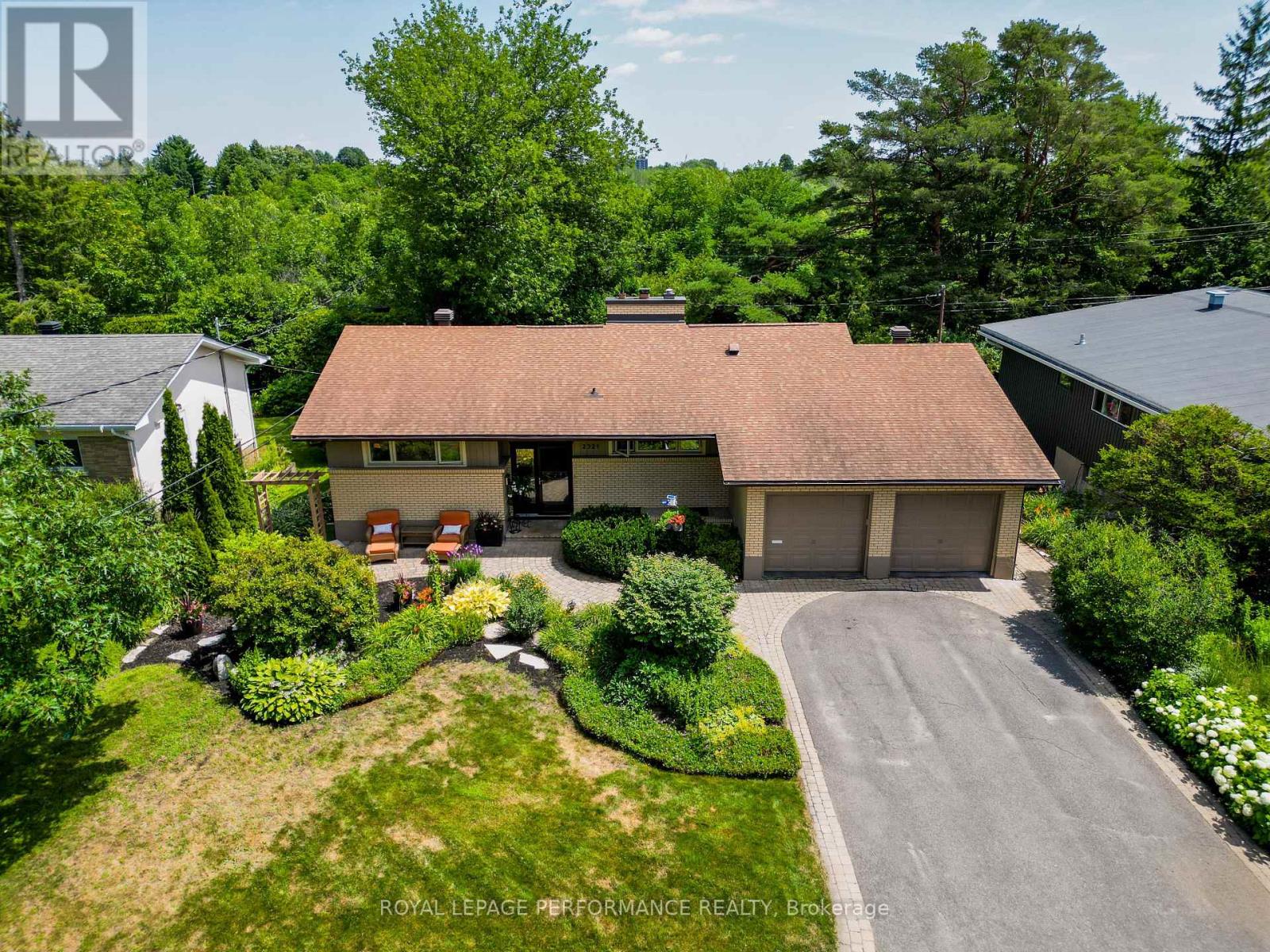 2321 HILLARY AVENUE - 41