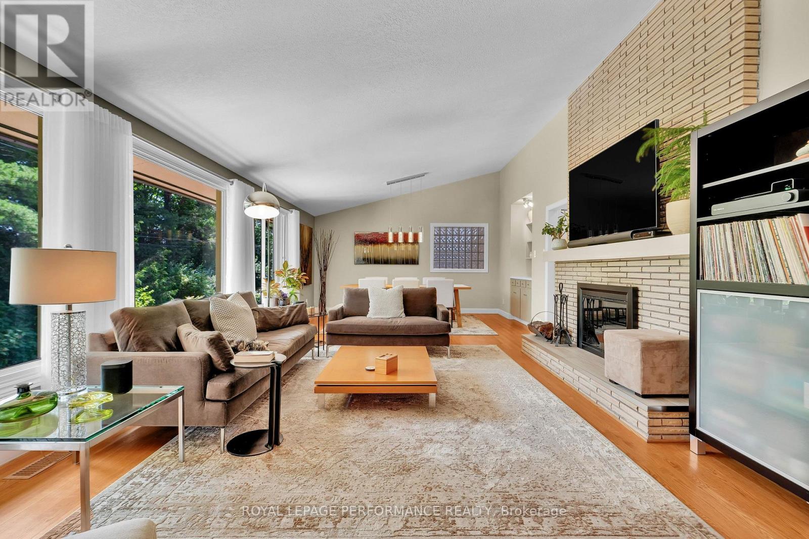 2321 HILLARY AVENUE - 9